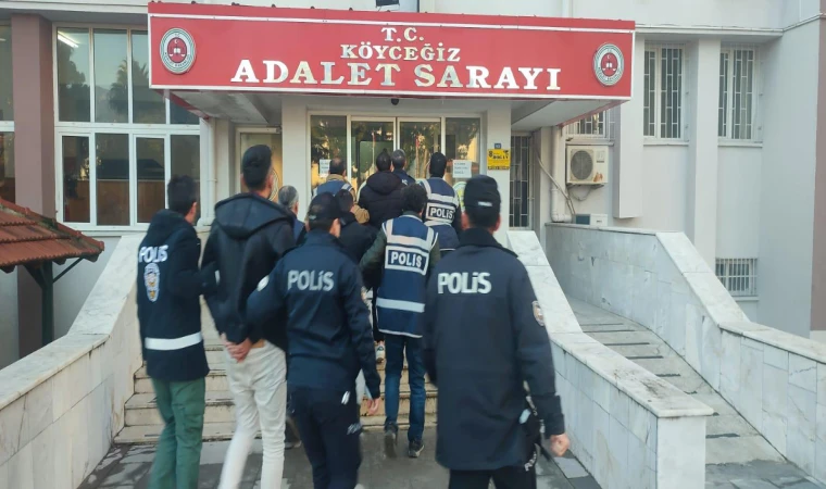 Sahte İstihbaratcı lar Yakalandı