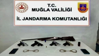 Ruhsatsız Tabanca Satan Şahıs Jandarma tarafından Kıskıvrak Yakalandı